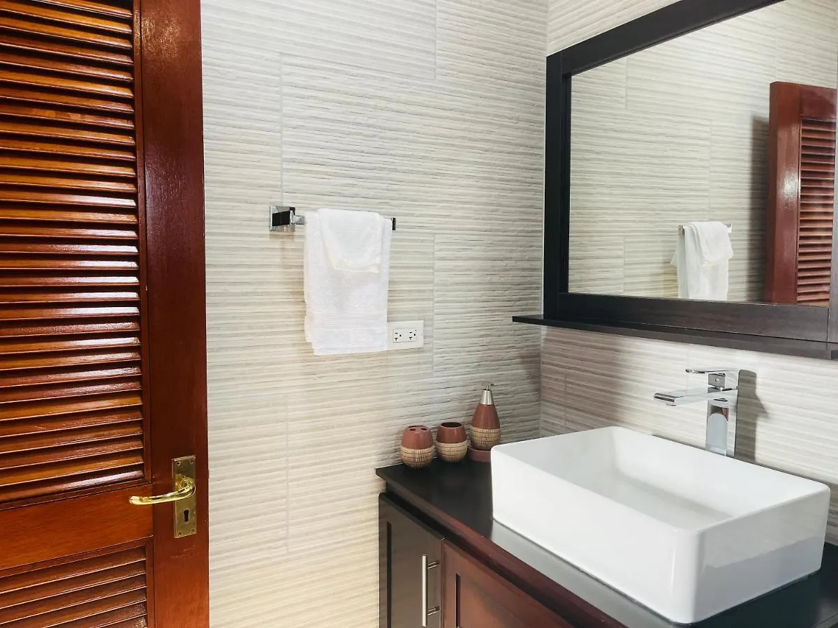 מונטגו ביי Luxury Apartments And Rooms,The Lagoons