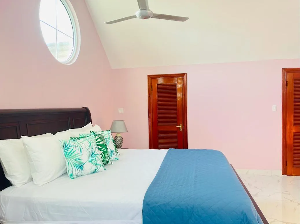 מונטגו ביי Luxury Apartments And Rooms,The Lagoons