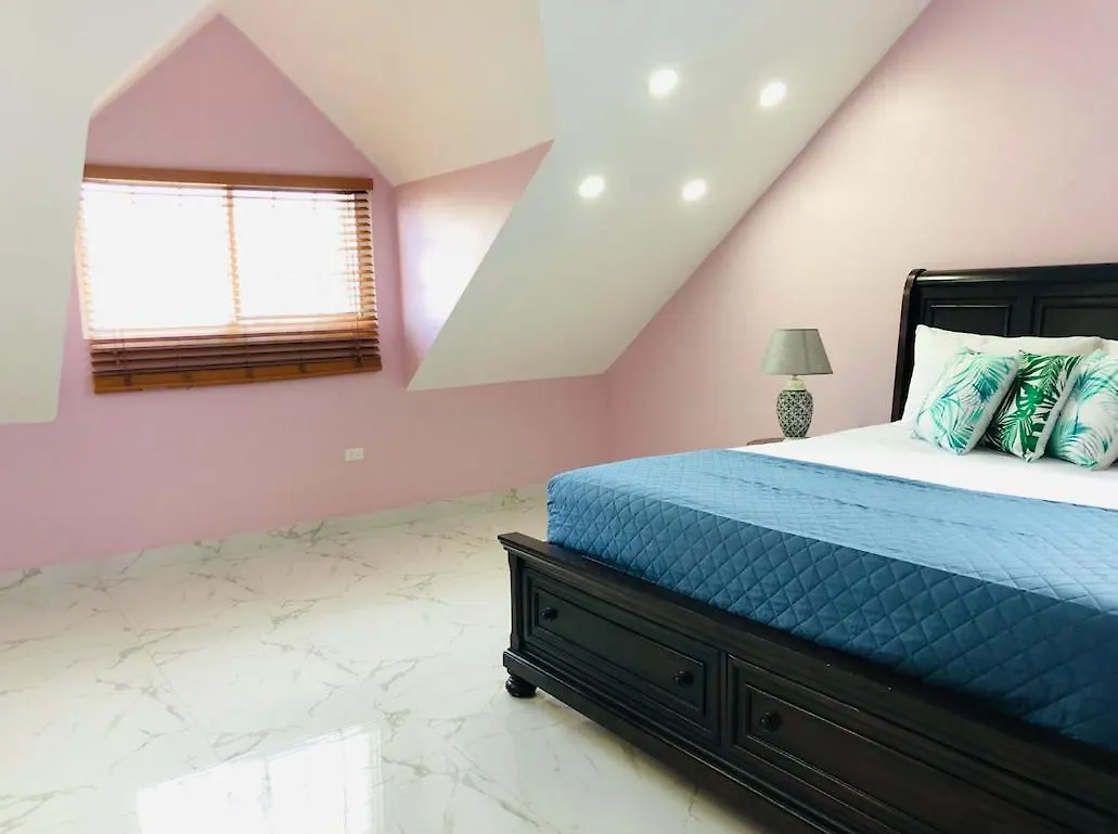 מונטגו ביי Luxury Apartments And Rooms,The Lagoons ג'מייקה